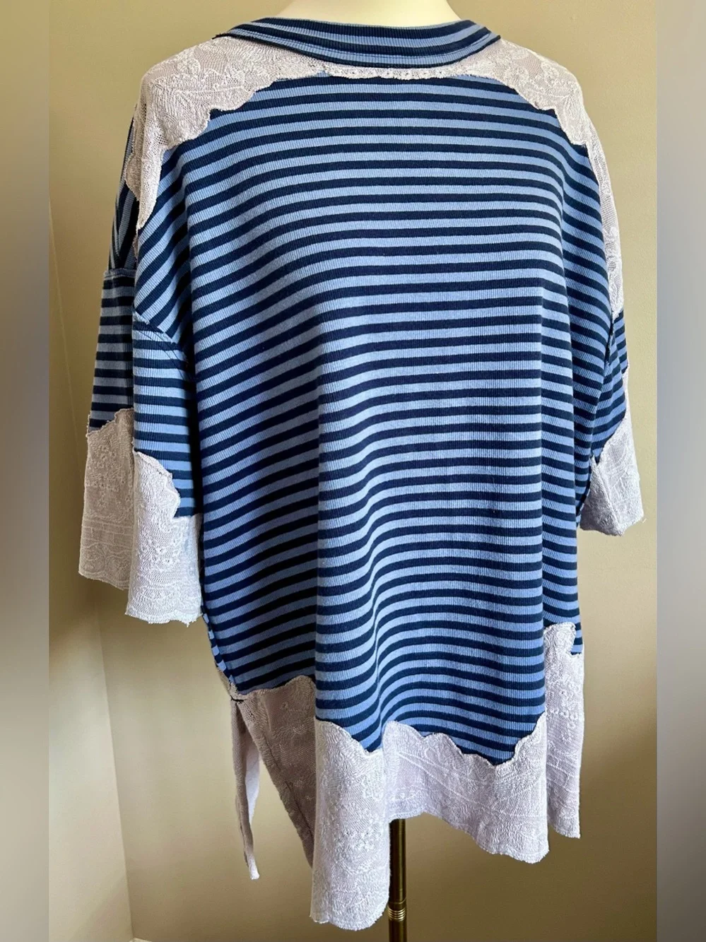 We The Free Oversized Striped Crew Neck Jersey T-Shirt w. Lace Appliqué. - Picture 4 of 9